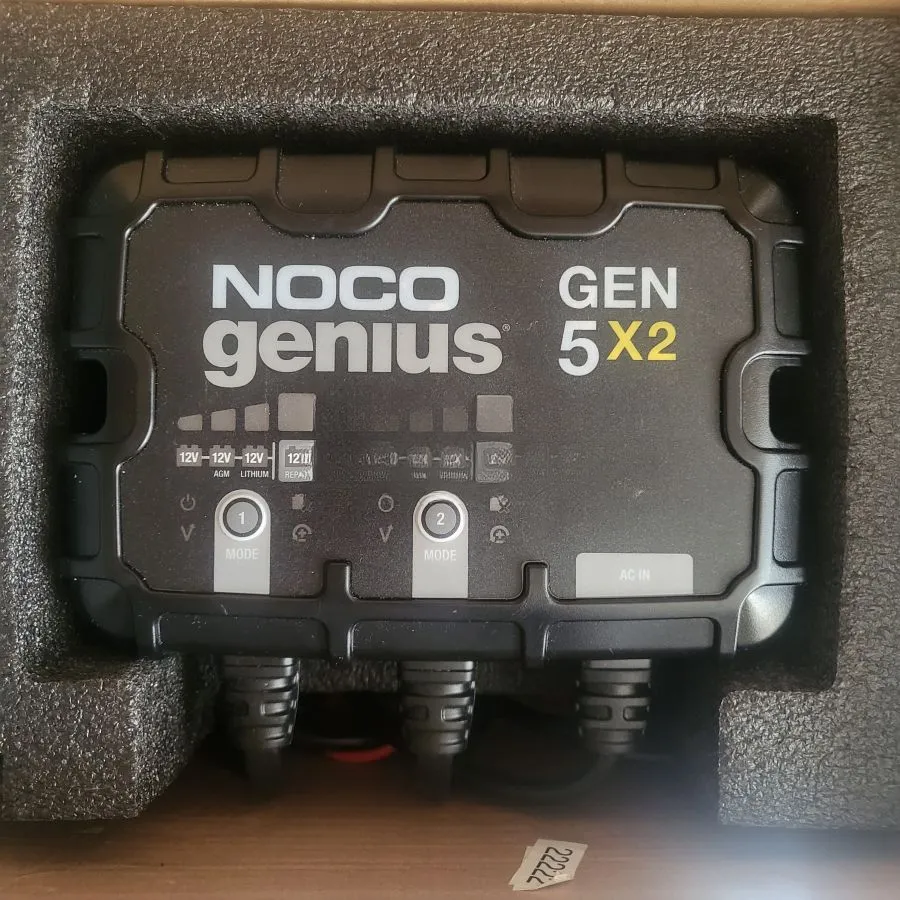 ავტომანქანის აკუმულატორის დამტენი NOCO NOCO GENIUS 5X2: 10A 6V/12V შექმნილია და ინჟინერიულია აშშ-ში. 1