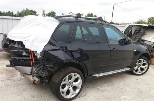 BMW X5 2012 იშლება ნაწილებად 1