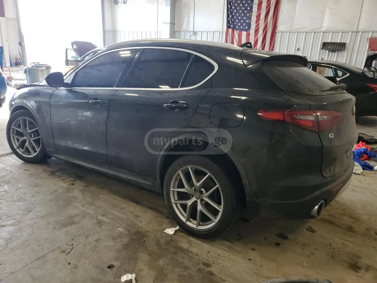 ALFA ROMEO Giulia 2017 იშლება ნაწილებად 1