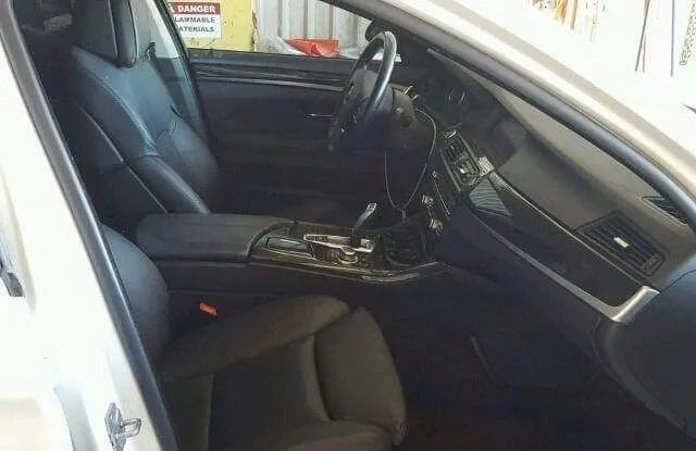 BMW 535 2011 იშლება ნაწილებად 1