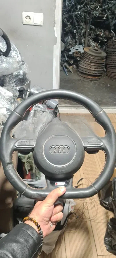 Руль AUDI A3 2010-2020 1