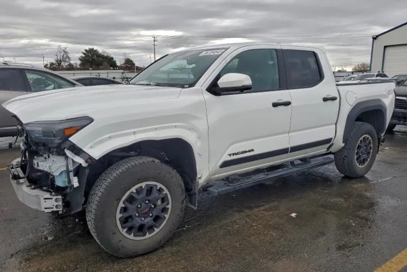TOYOTA Tacoma 2024 იშლება ნაწილებად 1